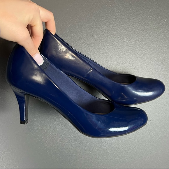 comfort plus by Predictions | Shoes | Comfort Plus Navy Blue Heels |  Poshmark